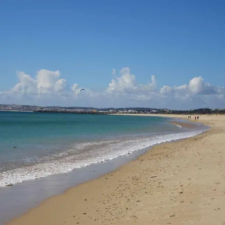 One Bedroom With Stunning Views Apartman