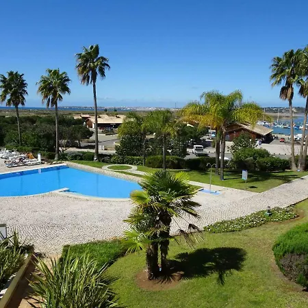 One Bedroom With Stunning Views *