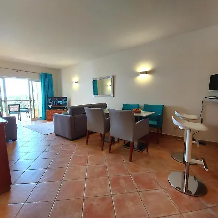 One Bedroom With Stunning Views Apartment