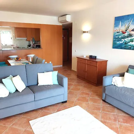 One Bedroom With Stunning Views Apartment